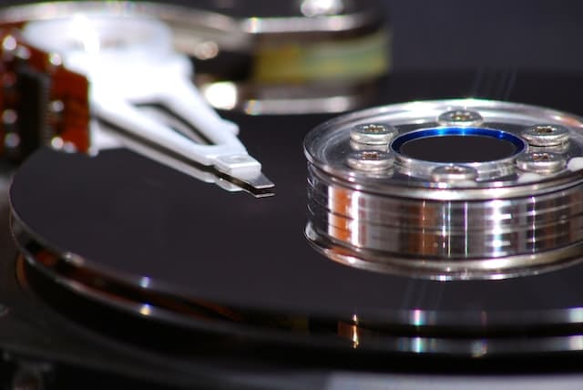 Восстановление информации с жестких дисков (HDD)