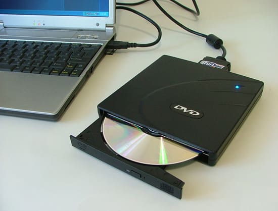 как подключить внешний CD/DVD привод